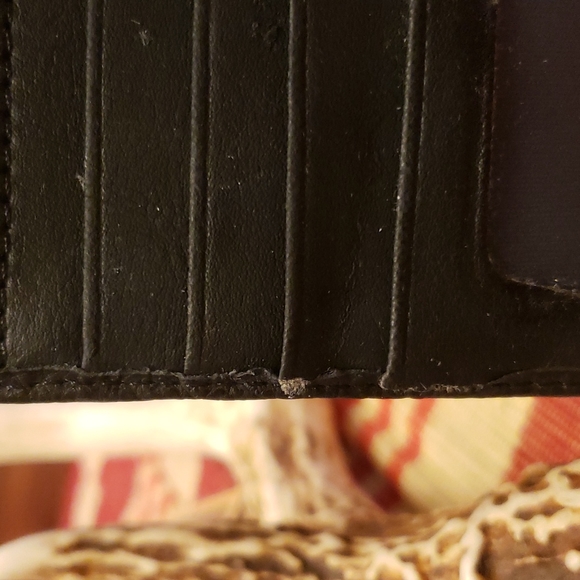 Small black leather foldable wallet - Picture 4 of 7